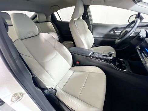 Used 2024 Toyota Prius XLE FWD image 30