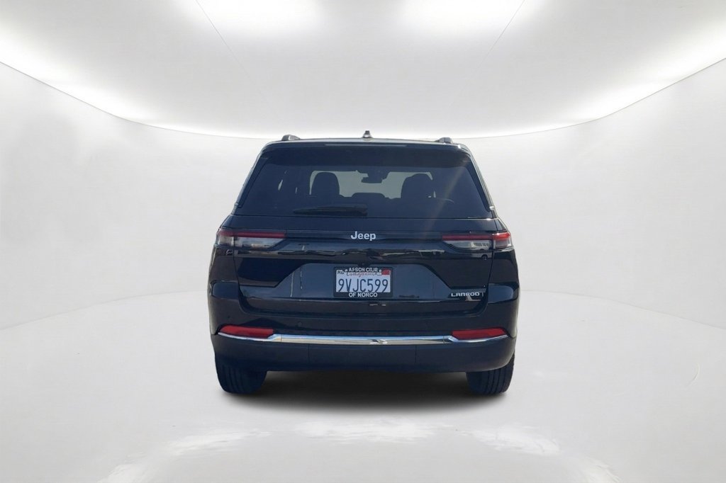 Used 2025 Jeep Grand Cherokee Laredo RWD image 7