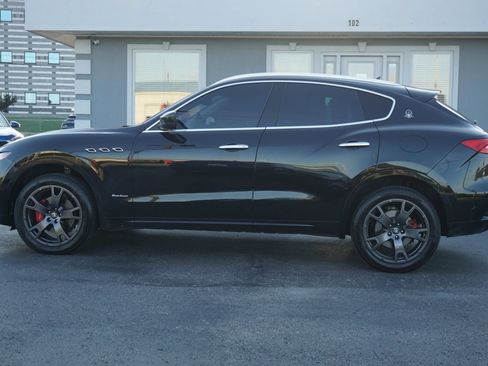Used 2018 Maserati Levante GranLusso AWD/4WD image 8