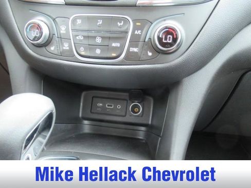 Used 2023 Chevrolet Equinox LT image 10