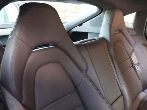 Used 2018 Porsche Panamera 4 image 15