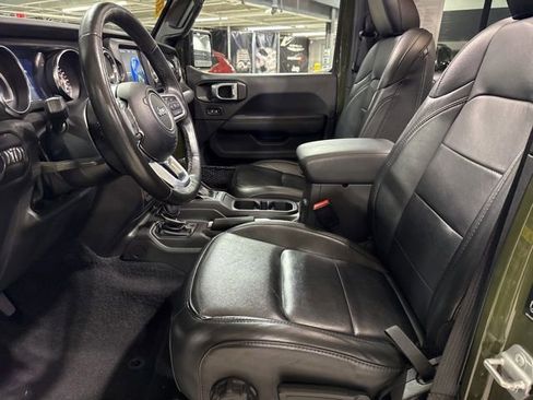 Used 2022 Jeep Wrangler Unlimited Sahara AWD/4WD image 25