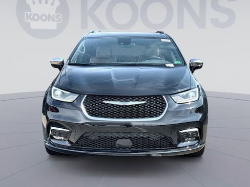 New 2026 Chrysler Pacifica Pinnacle image 11