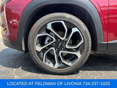 Used 2024 Chevrolet Trax RS w/ Sunroof Package FWD image 5