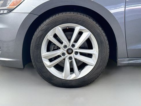 Used 2020 Volkswagen Passat 2.0T SE FWD image 38