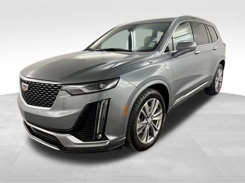 Used 2022 Cadillac XT6 Premium Luxury w/ Technology Package image 4