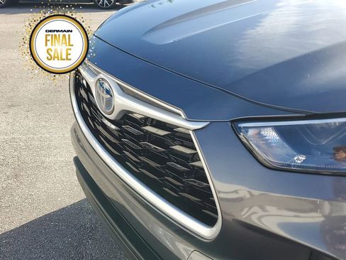 Certified 2024 Toyota Highlander XLE image 12