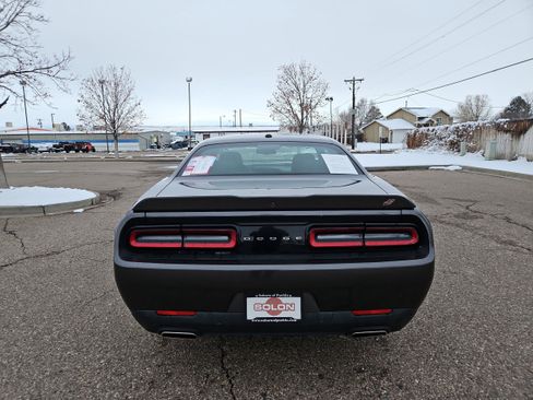 Used 2022 Dodge Challenger GT image 8