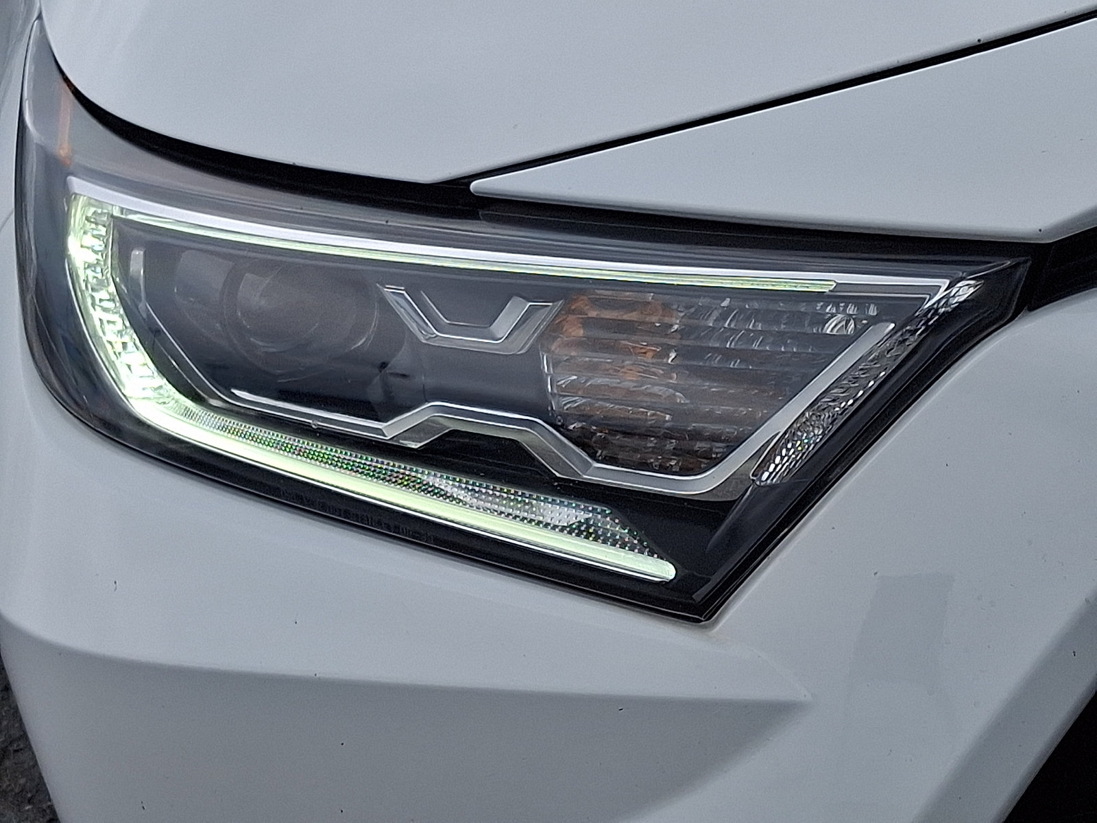 Used 2021 Toyota RAV4 XLE AWD/4WD image 9