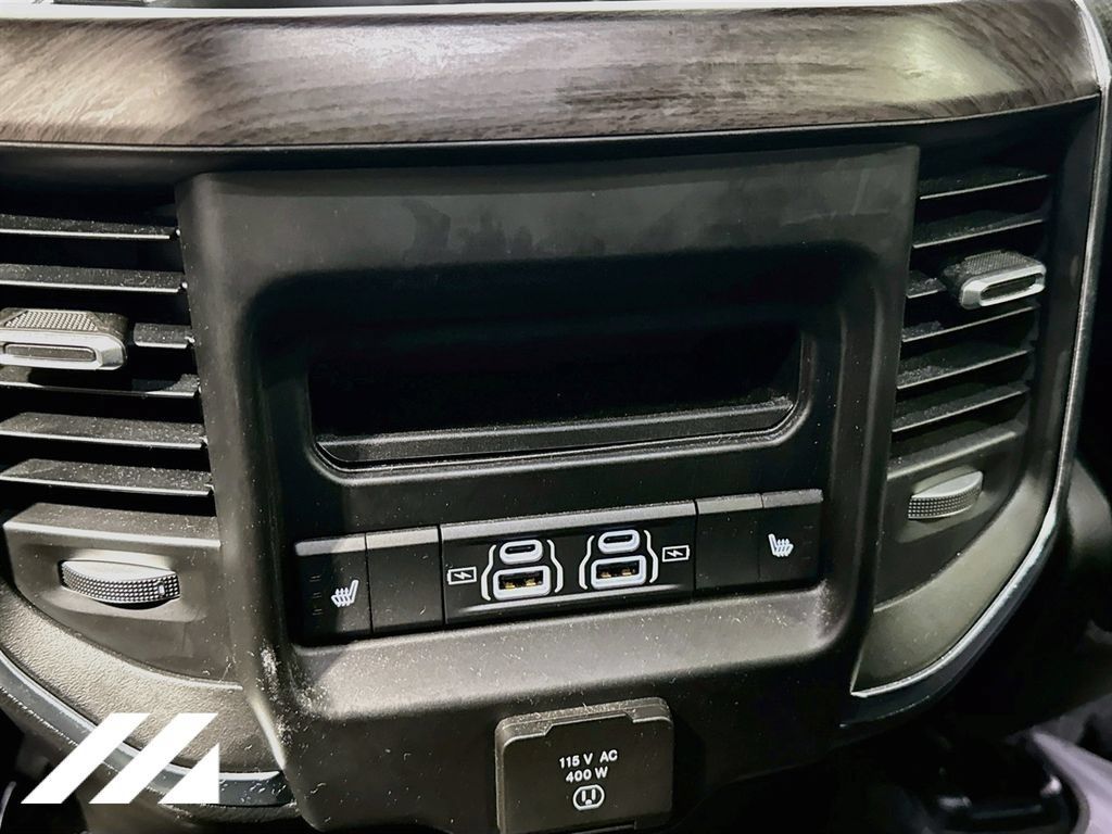 Used 2025 RAM 1500 Laramie AWD/4WD image 29