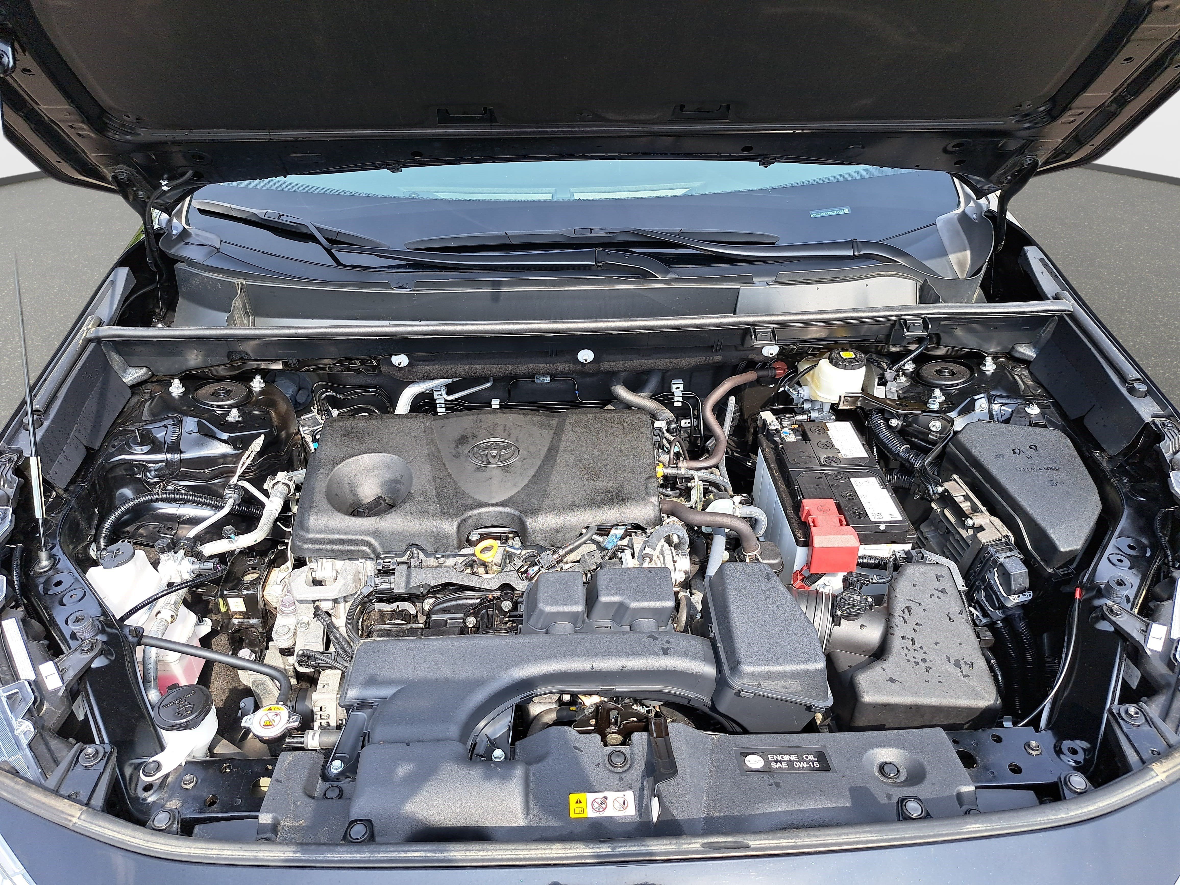 Used 2024 Toyota RAV4 XLE Premium FWD image 29