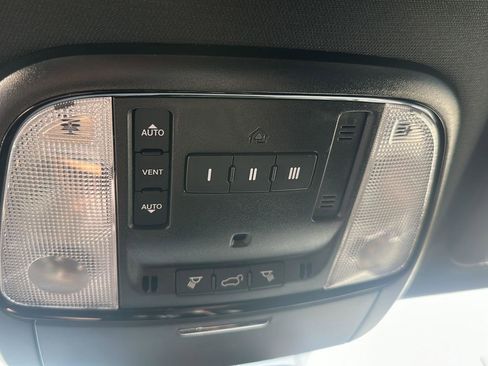 Used 2024 Dodge Durango GT image 17