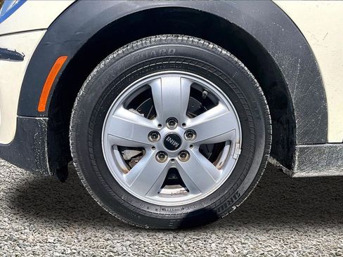 Used 2016 MINI Cooper 4-Door Hardtop image 8