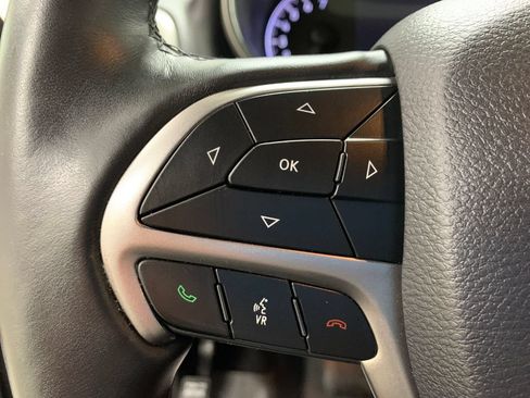 Used 2019 Jeep Grand Cherokee Limited AWD/4WD image 12