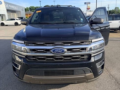 Used 2024 Ford Expedition Max King Ranch RWD image 2