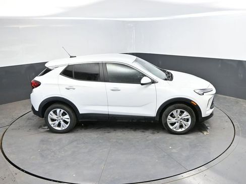 Used 2025 Buick Encore GX Preferred AWD/4WD image 44
