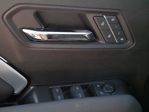 Used 2024 Chevrolet Colorado Z71 w/ Z71 Convenience Package 2 AWD/4WD image 19