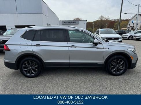 Certified 2023 Volkswagen Tiguan SE w/ Panoramic Sunroof Package AWD/4WD image 4