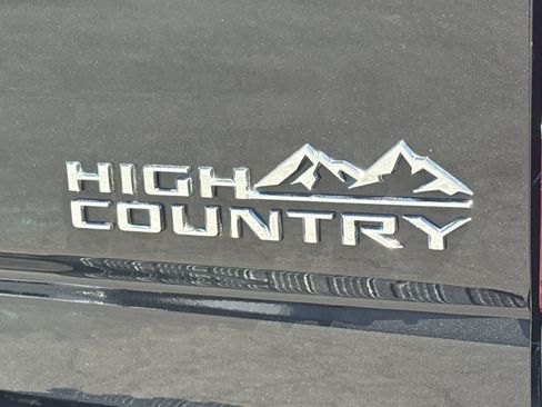 Used 2024 Chevrolet Silverado 2500 High Country w/ High Country Premium Package AWD/4WD image 27