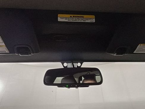 Used 2018 Jeep Wrangler Sport AWD/4WD image 23
