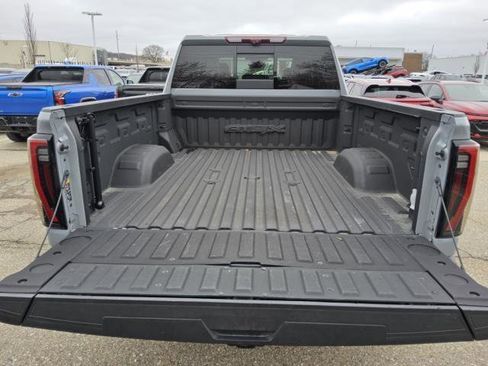 Used 2024 GMC Sierra 2500 AT4X image 11