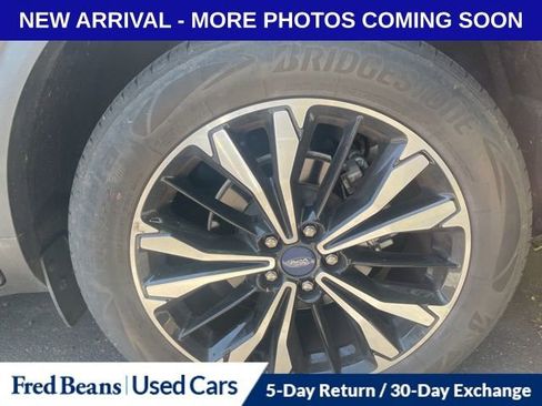 Used 2022 Ford Escape SE w/ SE Sport Appearance Package AWD/4WD image 13