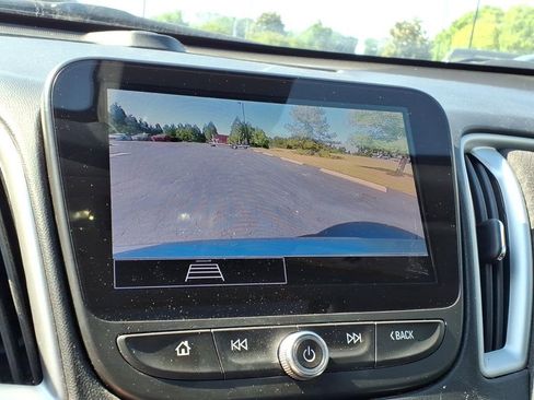Used 2023 Chevrolet Malibu LT FWD image 18