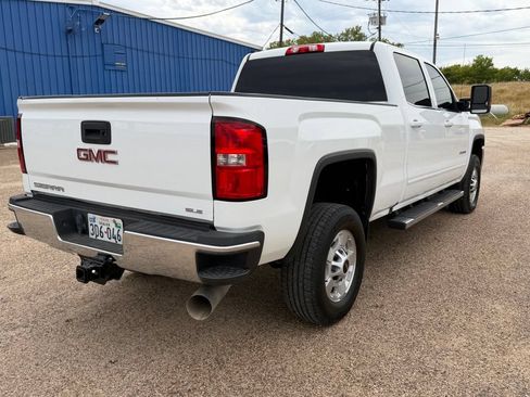 Used 2019 GMC Sierra 2500 SLE w/ SLE Preferred Package AWD/4WD image 8