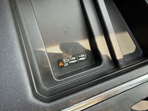 Used 2019 GMC Sierra 1500 SLT w/ SLT Premium Package image 38