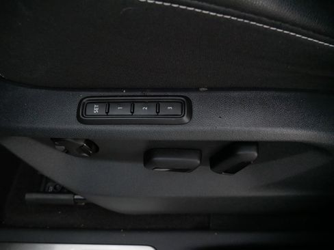 Certified 2022 Volkswagen Atlas Cross Sport SEL Premium R-Line image 20