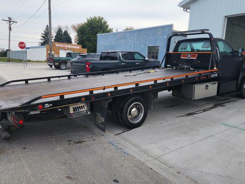 Used 2017 Ford F650 2WD Regular Cab Super Duty image 5