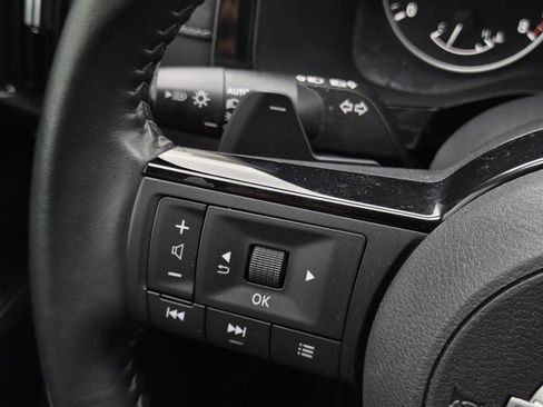 Certified 2022 Nissan Pathfinder SV w/ SV Premium Package image 26