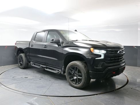 Used 2024 Chevrolet Silverado 1500 LT Trail Boss w/ LPO, Dark Essentials Package AWD/4WD image 6