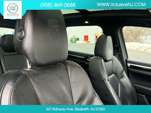 Used 2017 Porsche Cayenne Platinum Edition image 25