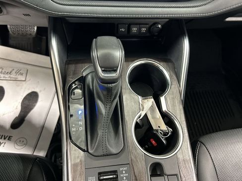 Used 2021 Toyota Highlander Platinum image 18