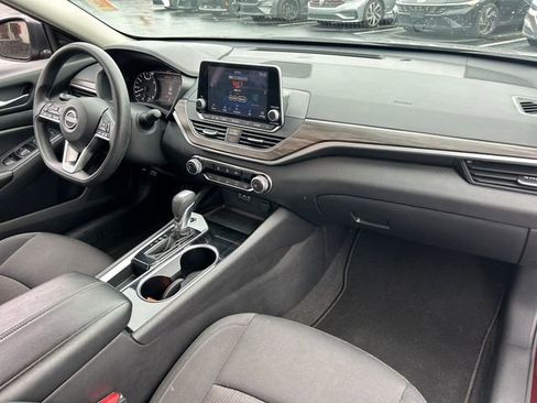 Used 2024 Nissan Altima 2.5 SV FWD image 33