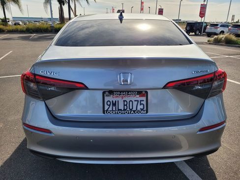 Used 2024 Honda Civic Touring image 5