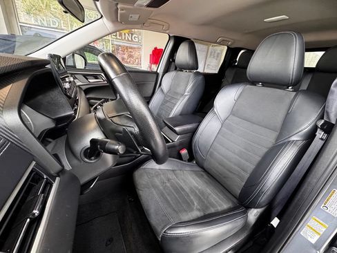 Used 2024 Mitsubishi Outlander SE AWD/4WD image 18