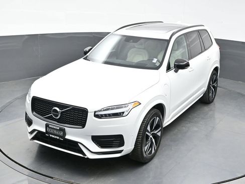 Used 2022 Volvo XC90 T8 R-Design image 26