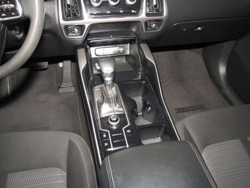 Used 2023 Kia Sorento LX FWD image 15