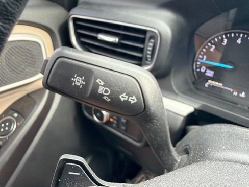 Used 2020 Ford Explorer XLT w/ Equipment Group 202A AWD/4WD image 47