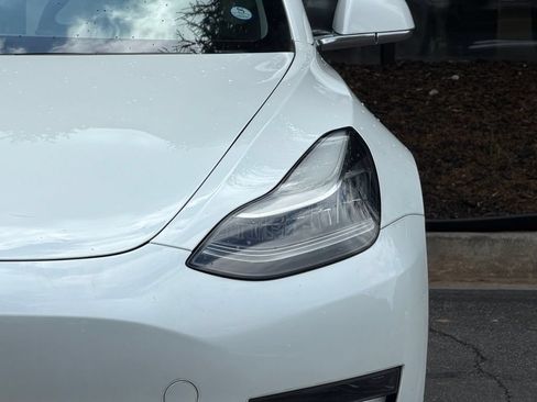 Used 2020 Tesla Model 3 Standard Range RWD image 5