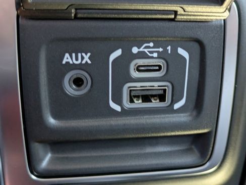 New 2025 Jeep Gladiator Sport image 19