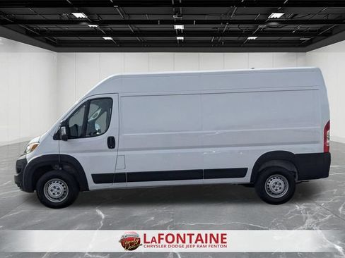 Used 2026 RAM ProMaster 2500 w/ Convenience Group FWD image 2