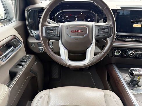 Used 2023 GMC Sierra 1500 SLT w/ SLT Convenience Package image 17