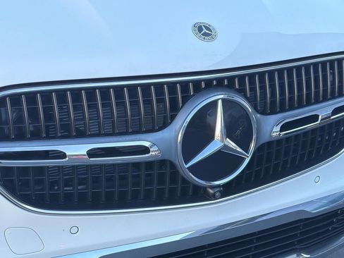 Used 2025 Mercedes-Benz GLC 350e 4MATIC image 26