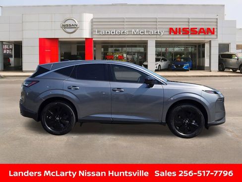 Used 2025 Nissan Murano SV AWD/4WD image 2