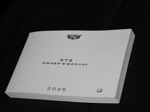 Certified 2025 Cadillac XT5 Premium Luxury image 23