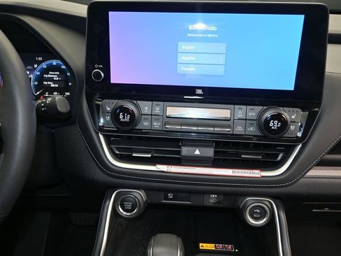 Used 2025 Toyota Grand Highlander AWD image 29