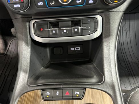 Used 2022 GMC Acadia SLE w/ Driver Convenience Package AWD/4WD image 23